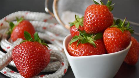 Strawberries | HD wallpaper, free picture, 3840x2160, desktop background, 4K, fruits, vitamins