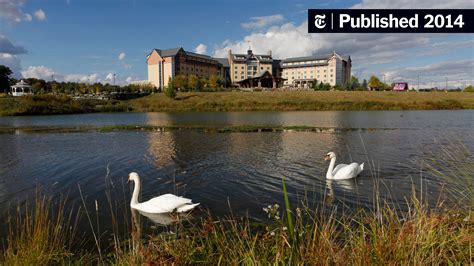 Poconos Casino Offers Lesson as New York Weighs Proposals in Catskills - The New York Times