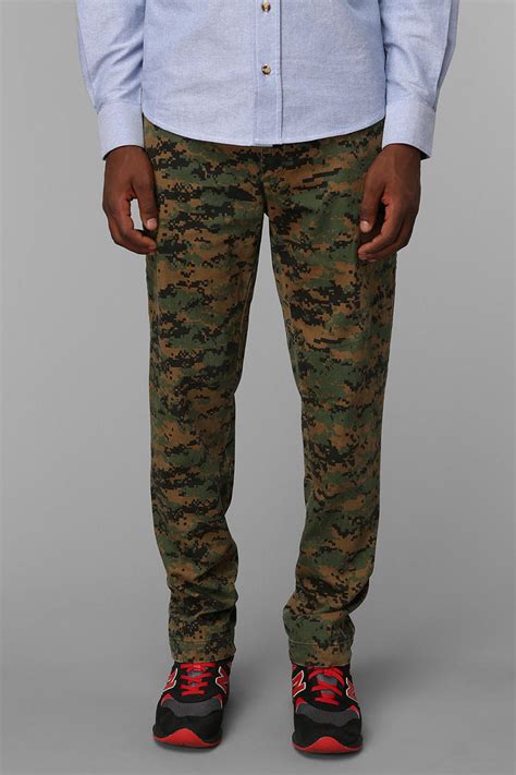 Urban Outfitters Rothco Digital Camo Chino Pant in Green for Men (GREEN MULTI) | Lyst