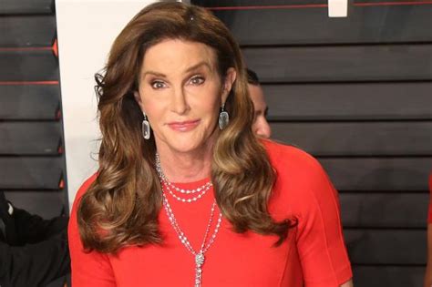 Caitlyn Jenner shares bathing suit video on the beach | Gephardt Daily