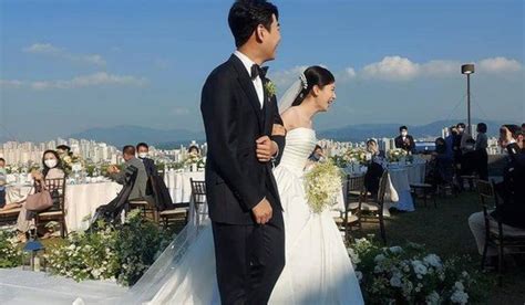 Pictures of singer Ben's gorgeous outdoor wedding ceremony revealed | allkpop