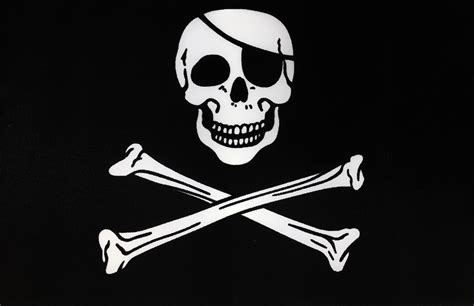 LARGE 5x3FT JOLLY ROGER PIRATE FLAG Skull Crossbones Caravan Camping Boat Kids | eBay