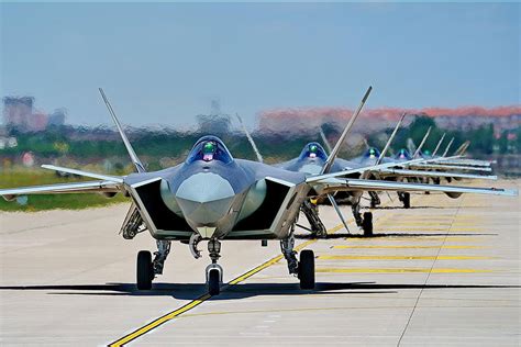 China with at least 200 operational J-20 stealth fighter jets | Pakistan Defence