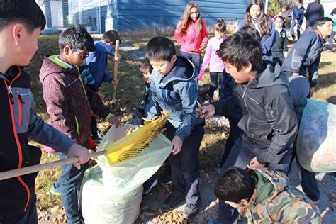 Glamorgan School Rakes Leaves for Their Neighbours - News Centre - CBE