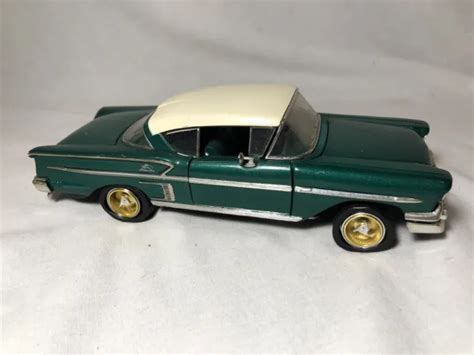 SAICO 1958 CHEVY Impala Lowrider Green 1/24 Diecast Car (barn find diorama) £15.88 - PicClick UK