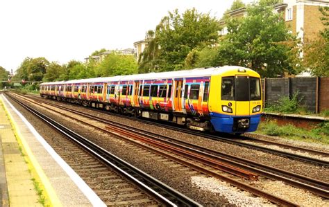 378205 : Kensington (Olympia) | London Overground Class 378 … | Flickr