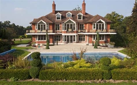 Tom Cruise Lists the UK Mansion He Bought With Katie Holmes | POPSUGAR Home