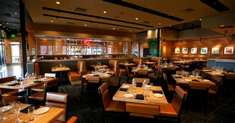 Devon Seafood + Steak - Eat - Thrillist Miami