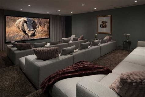 Cine en casa para los amantes del séptimo arte | Sala de cine en casa, Decoración de cine en ...