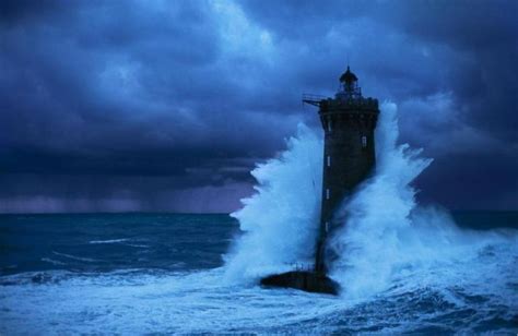 Lighthouse in the Storm (6 pics) - Picture #2 - Izismile.com