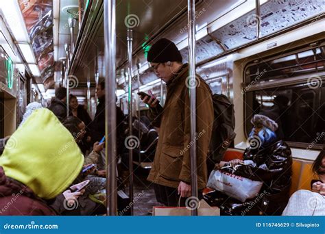 NYC/USA 02 JAN 2018 - New York Subway, Everyday with People. Editorial ...