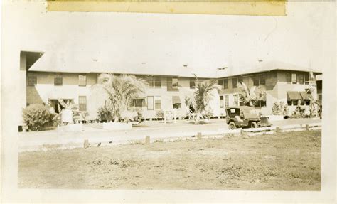 Administrative building on base, Hawaii, January 1946 | The Digital ...