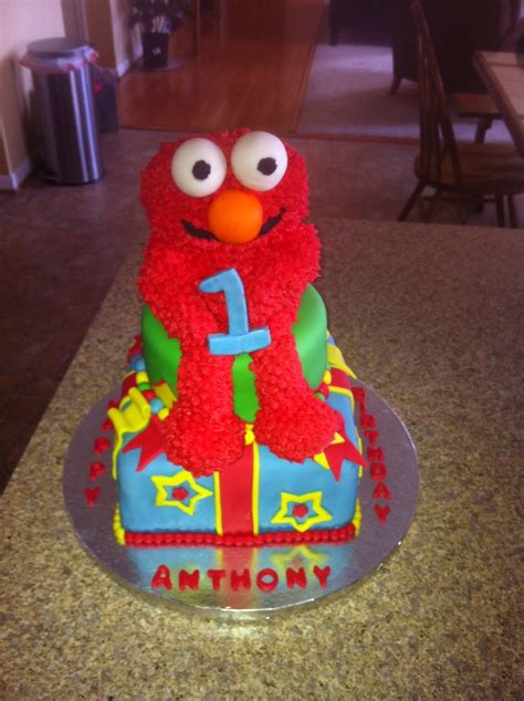 Elmo Cake - CakeCentral.com