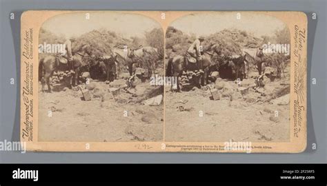 Correspondents scrutinizing a hut in the Boer Laager at Klip Drift, South Africa Stock Photo - Alamy