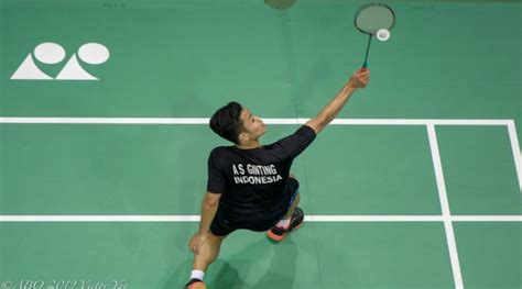 7. Develop a long backhand before a clear - Badminton Andy