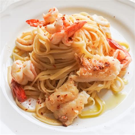 Spicy Seafood Linguine - Spicepaw