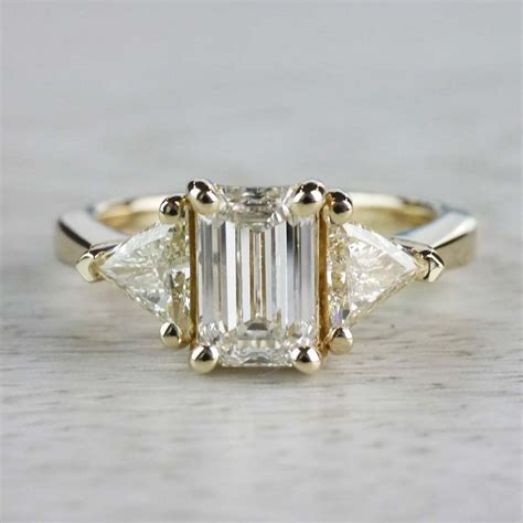 Incredible 1 Carat Emerald Cut Diamond Ring In Yellow Gold