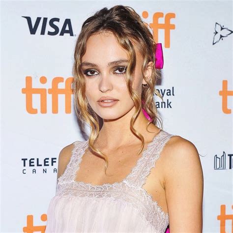 Lily-Rose Depp : pourquoi elle a gardé le silence durant le procès de son père - Elle