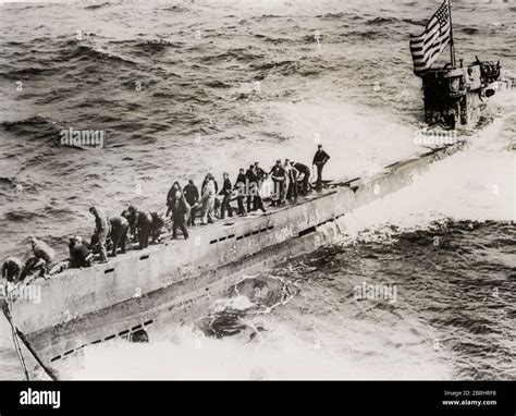 Vintage photograph World War II - US navy submarine, crew on deck Stock Photo - Alamy