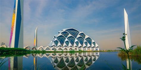 Getting to Know Masjid Al Jabbar Bandung, the New Icon of West Java