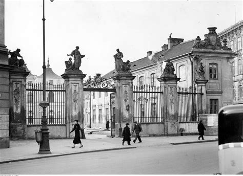 Pałac Brühla. Okazały sąsiad Pałacu Saskiego - Historia - polskieradio24.pl