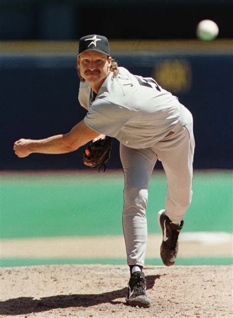 Fans all say same thing as former MLB Hall of Fame pitcher Randy ...