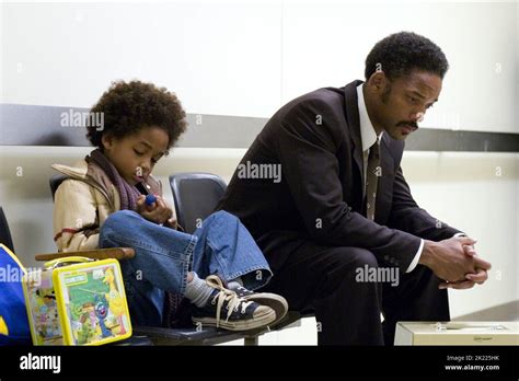 JADEN SMITH, WILL SMITH, THE PURSUIT OF HAPPYNESS, 2006 Stock Photo - Alamy