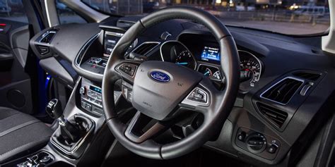 Ford C-Max interior and infotainment | carwow