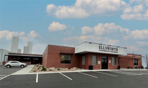 Ellsworth Creamery celebrates opening of Menomonie location