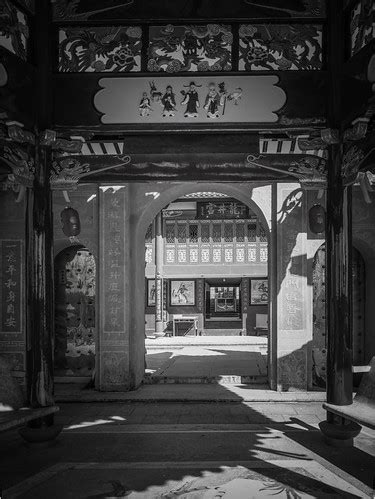 Wenzhou mountain temple | Peter Roos | Flickr