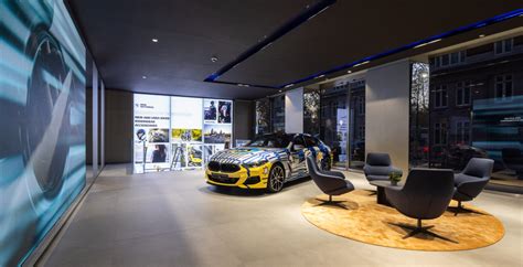 BMW/MINI Flagship Showroom - Stride Treglown