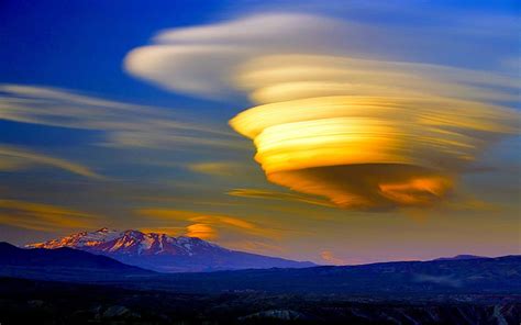 LENTICULAR CLOUDS, mountain, cloud, sunset, lenticular, volcano, HD wallpaper | Peakpx