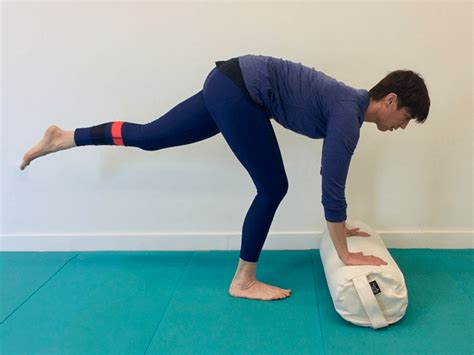 Fascia Stretching - 4 Stretches To Relieve Tightness | goop