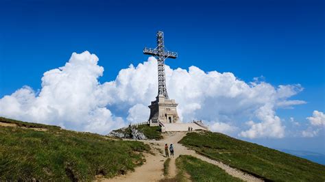 Hiking tour in Bucegi Mountains - Romania Tour Store