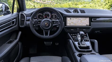 Porsche Cayenne GTS Coupe | 2021MY (Color: Crayon) | Interior, Cockpit