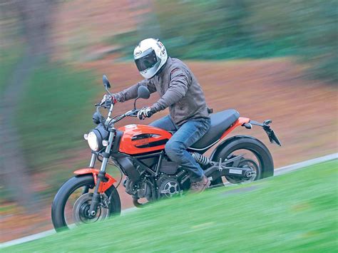 DUCATI SCRAMBLER 400 (2016 - on) Review