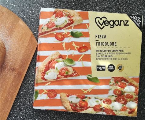 Veganz pizza Tricolore Review - Daniel Weiss Coaching