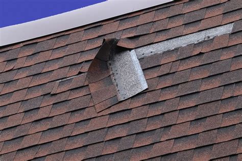 5 Signs of Roof Storm Damage [Homeowners Guide]