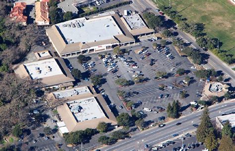 Retail: Downtown Novato Center - Citivest Commercial Investments