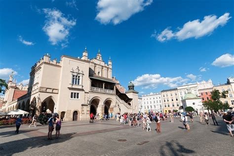 Magical Cracow, an Old Medieval Polish City :: Fshoq! Travel Blog