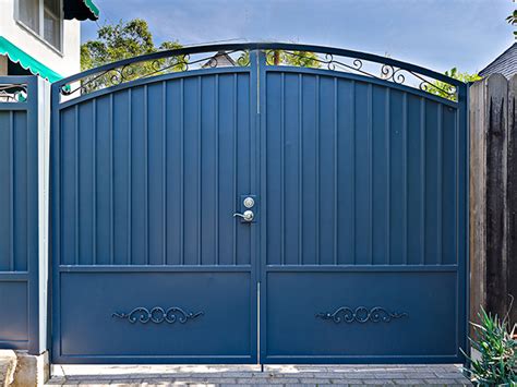 Painting Your Metal Gate: Useful Tips | Painting Contractor