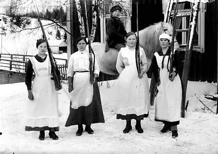 Female Finnish Red Guards during the Finnish Civil War 1918. Maids from Ruovesi. | Finland ...