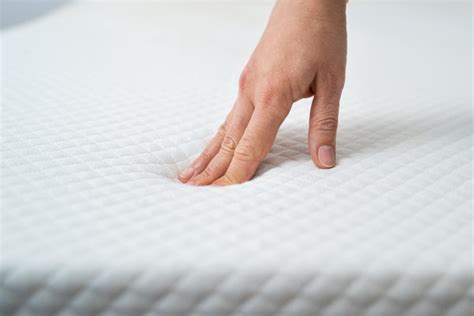 Memory Foam vs Hybrid Mattress: What's The Difference? | Puffy