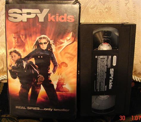 SPY KIDS family VHS VIDEO MOVIE~VGC~ONLY $2.75 To SHIP 786936161540 on PopScreen