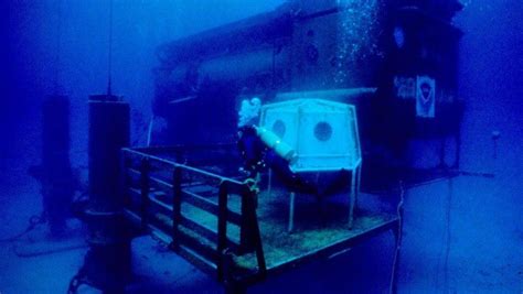 10 Truly Unique Underwater Structures That Really Exist