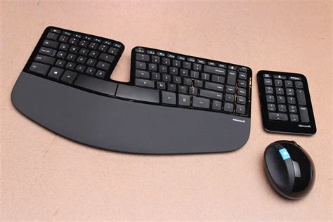 Microsoft Sculpt Ergonomic Keyboard review: Smart design, steep learning curve | PCWorld