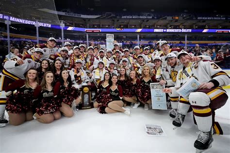 UMD Hockey Returning 10 National Champions for '21-'22 Season