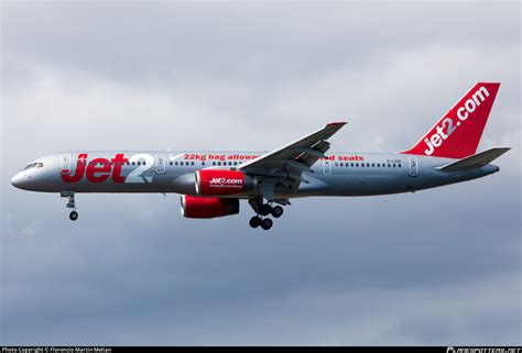 G-LSAI Jet2 Boeing 757-21B Photo by Florencio Martin Melian | ID 332443 | Planespotters.net