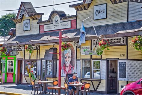 CHEMAINUS - CITY OF MURALS | Visitor In Victoria