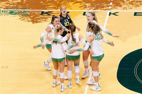 Oregon volleyball ends 2023 at No. 7 in coaches poll - oregonlive.com